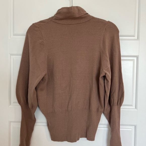 Express Women’s Beige Mock Neck Blouse Size Small - Picture 3 of 4